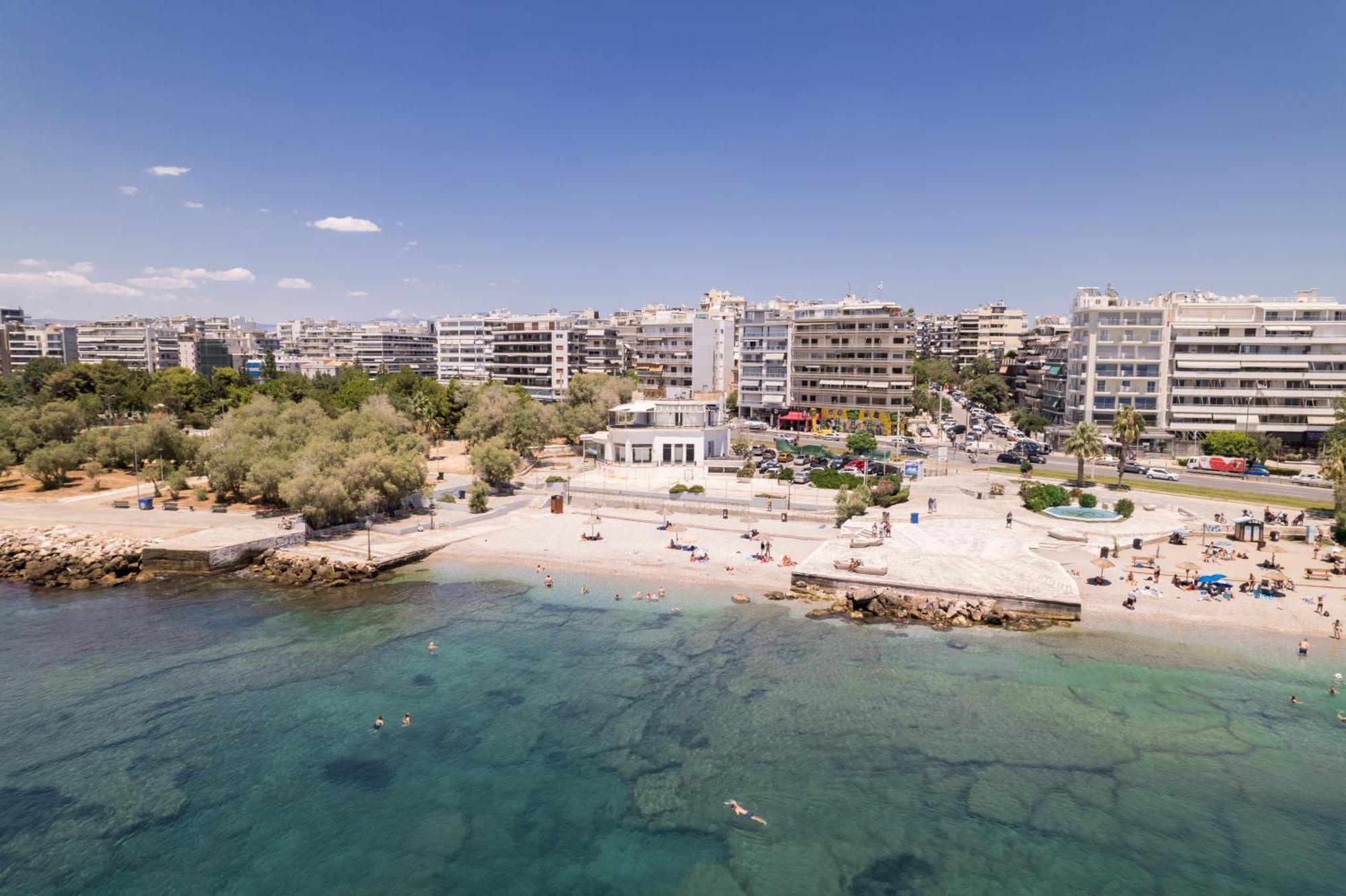 Luxury Seaside Apartment Next To Starbucks Opossite The Beach Park Of Flisvos Афіни Екстер'єр фото